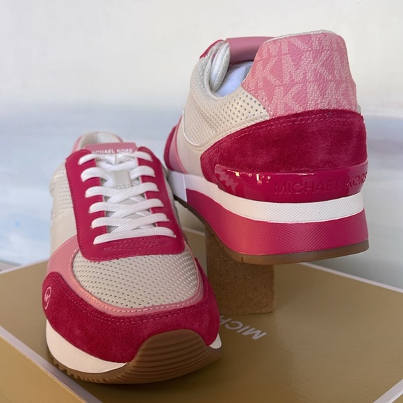 MICHEL KORS ANDI TRAINER
FAUX LEATHER/SUEDE
Electric Pink Multi
Fashion Sneakers - Picture 10 of 16